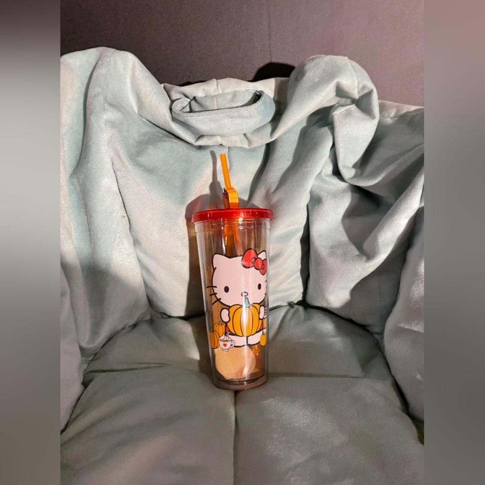 ( AVAILABLE )Hello Kitty Fall Tumbler